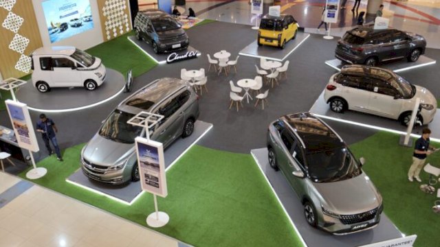 Wuling Motors menghadirkan New Air ev dan New Cloud EV dalam pameran di Atrium Transquare, Trans Studio Mall Makassar, dengan beragam promo menarik hingga 9 Maret 2025 ||doc_wuling