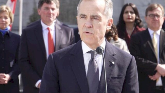 Gambar tangkapan layar dari sebuah video ini menunjukkan Mark Carney berbicara dengan awak media setelah upacara pelantikan di Ottawa, Kanada, pada 14 Maret 2025. (Xinhua/Mick Gzowski)