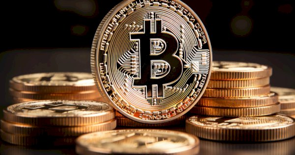 Bitcoin Anjlok Seiring Perang Tarif dan Ketidakpastian Kebijakan Trump