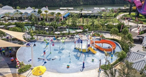 Rekomendasi Ngabuburit Seru di Kota Baru Parahyangan, Coba di Wahoo Waterworld!