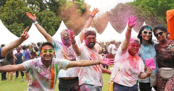Festival Holi di Jakarta: Sebuah Perayaan Penuh Kebahagiaan, Warna, dan Warisan Budaya
