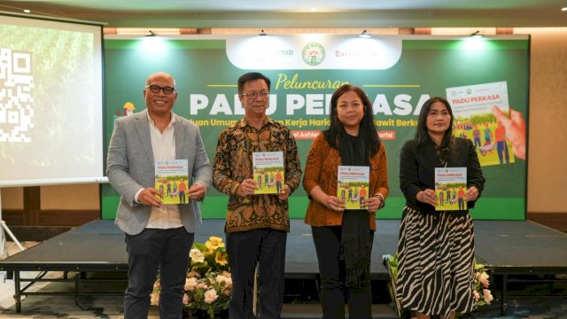 GAPKI, Earthworm Foundation, dan JAPBUSI Berkolaborasi Meluncurkan Panduan Umum Perjanjian Kerja Harian untuk Kelapa Sawit Berkelanjutan