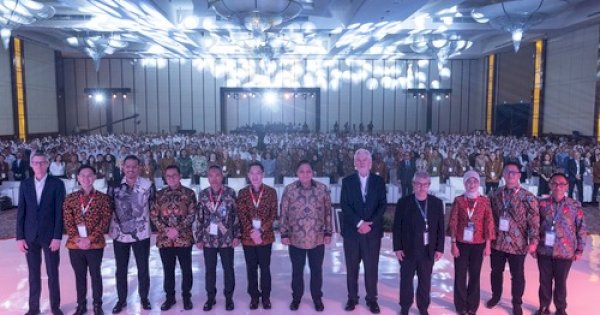 Komitmen CEO PMI Jacek Olczak di Indonesia: Sampoerna Mendorong Investasi Berkelanjutan, Inovasi, dan Pengembangan UMKM demi Mendukung Pertumbuhan Ekonomi Indonesia