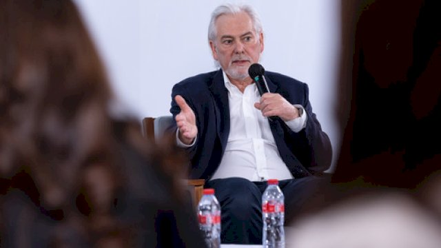 Komitmen CEO PMI Jacek Olczak untuk Investasi Jangka Panjang di Indonesia