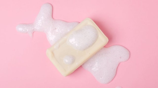 Jenis Surfaktan pada Sabun dan Perannya dalam Formula Pembersih