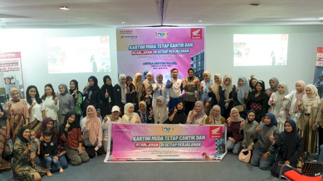 Asmo Sulsel mengajak para perempuan untuk ikut memahami pentingnya keselamatan berkendara. (Foto: Asmo Sulsel)
