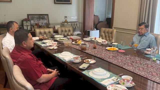 Suasana pertemuan Wali Kota Makassar Munafri Arifuddin dengan Jusuf Kalla di Jakarta. Foto: dok