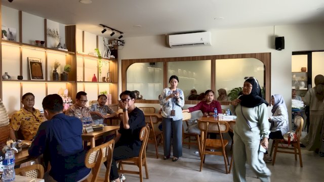 Suasana kafe Kopi Oma. Foto: HN/Sinta