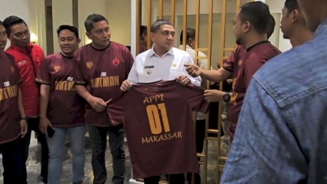 Suporter Balai Kota Makassar (Batman) temui Wali Kota Makassar, Munafri Arifuddin atau yang akrab disapa Appi. Foto: dok 