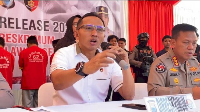 Konferensi Pers Penangkapan Pelaku Pemalsuan STNK di Sulsel oleh Polda Sulsel. Foto: HN/Sinta