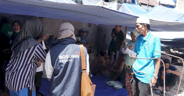 Bosowa Peduli Salurkan Bantuan untuk Korban Kebakaran di Balang Baru