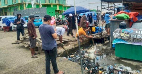 Bersih-Bersih Pasca Idul Fitri, DLHK Sinjai Ajak Masyarakat Peduli Sampah Sejak Dini