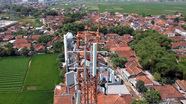 Ilustrasi. Selama periode Ramadan dan Lebaran, trafik layanan didominasi oleh streaming dengan kenaikan trafik sebesar 17%, disusul File access yang meningkat 16%, disusul web browsing yang meningkat 12% serta game meningkat 46%. (Foto: XL)