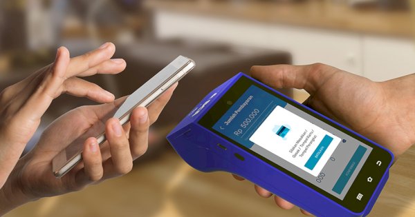 BCA Dukung QRIS TAP, Transaksi Nontunai Kini Cukup Tempel Smartphone