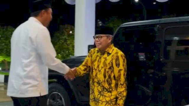 Ketua DPD I Partai Golkar Sulsel, Taufan Pawe, bersilaturahmi dengan Bupati Luwu Utara, Andi Abdullah Rahim, di Rumah Jabatan Bupati Luwu Utara, Jumat (18/4/2025). ||handover 