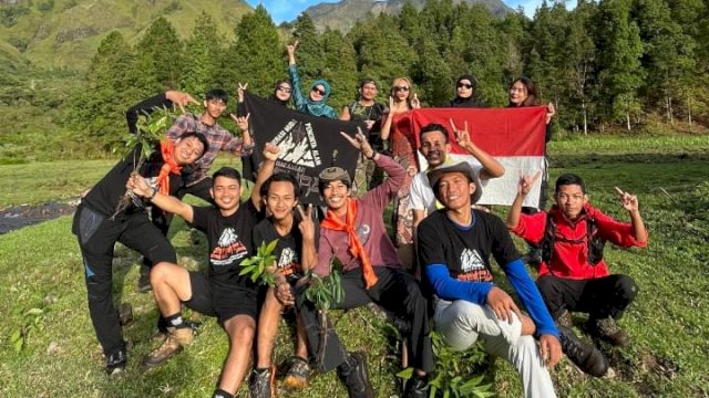 Peringati Hari Bumi dan Hari Kartini, OPAB GEMPA Gelar Penanaman Pohon dan Bersih Gunung