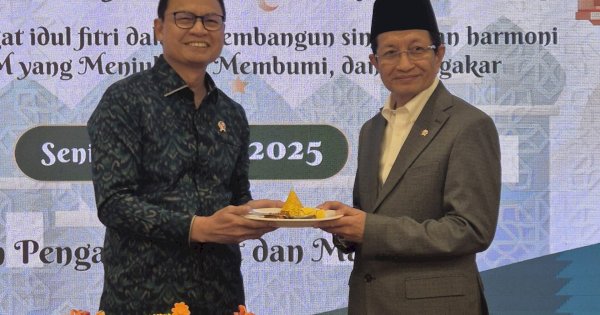 Menteri Agama Apresiasi Taruna Ikrar sebagai Tokoh yang Rendah Hati dalam Halal Bihalal BPOM