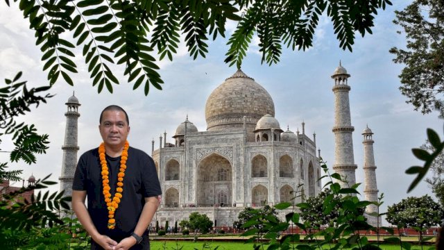 Dokter "Koboi" Wachyudi Muchsin melaporkan dari India. 