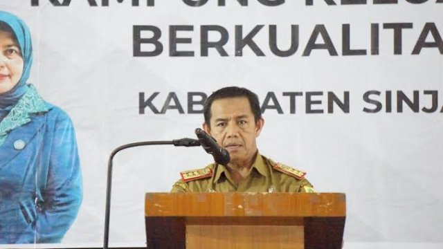 Drs.Janwar, Kepala Dinas P3AP2KB Sinjai ||handover 