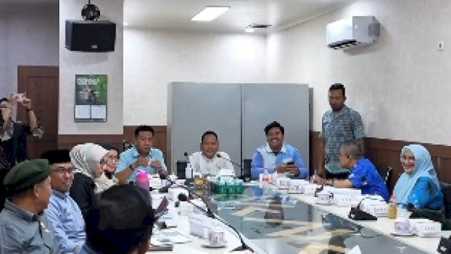 Rapat monitoring dan evaluasi (Monev) Triwulan I Tahun Anggaran 2025 komis B DPRD Makassar bersama PDAM Makassar. Foto: dok