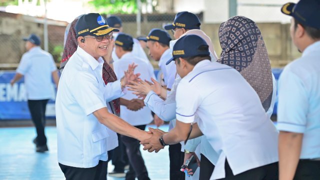 Suasana apel pagi jajaran Perumda Air Minum atau PDAM Makassar. Foto: dok