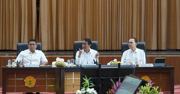 Evaluasi Target Swasembada Pangan, Mentan Amran Tekankan Pengawasan Harian
