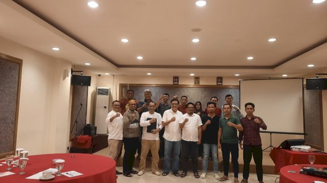 Jajaran Pengurus Kerukunan Keluarga Turatea Jeneponto. Foto: dok