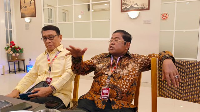 Politisi senior Golkar Sulsel, Idrus Marham (baju batik). Foto: HN/Sinta