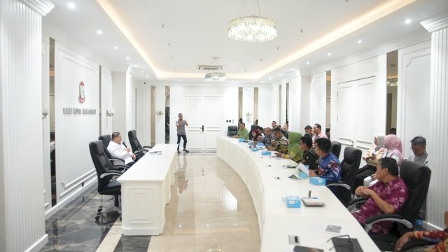 Dinas Penanaman Modal dan PTSP menyampaikan rencana pembangunan Stadion Baru Makassar. Foto: HN/Sinta