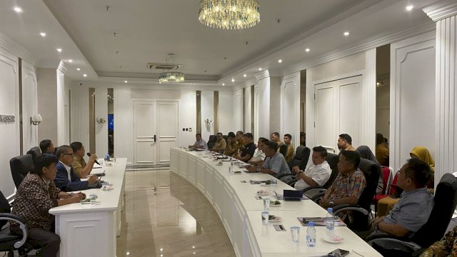 Suasana pertemuan Wali Kota Makassar Munafri Arifuddin bersama Plt Direksi dan Dewas Perusda. Foto: HN/Sinta