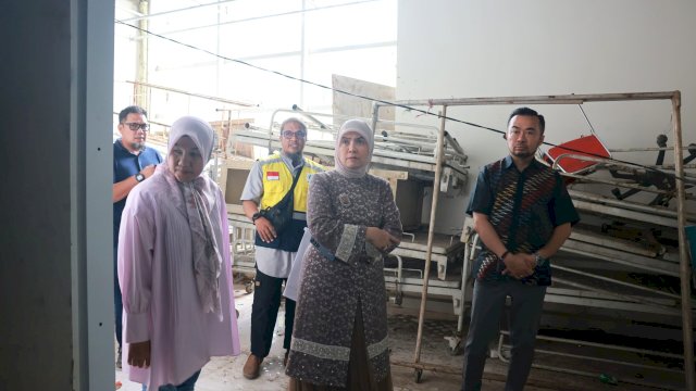 Wakil Wali Kota Makassar, Aliyah Mustika Ilham, mengajak Sekretaris Direktorat Jenderal Pelayanan Kesehatan Kemenkes RI, Andi Saguni, melakukan peninjauan ke Puskesmas Ujung Pandang Baru dan RSUD Daya. Foto: HN/Sinta