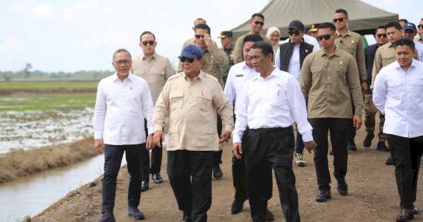 Prabowo Kagumi Teknologi Drone Pertaniam dalam Tanam Raya Padi: 1 Hari Tanam 25 Hektare