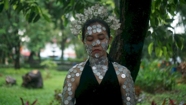 Belanja Citra oleh Dwi Lestari Johan, Proyek Kota dalam Teater 2022. Fotografer Ahmad Amri Aliyyi.