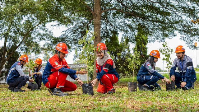 Lanjutkan Penghijauan, WSBP Inspiring Kindness: Piles of Sustainability  Tanam Lagi 348 Pohon Trembesi
