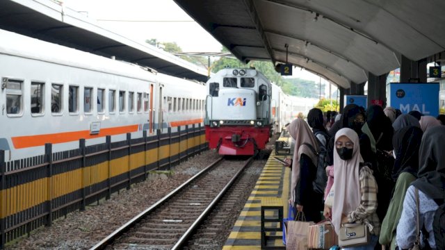 Libur Panjang Peringati Jumat Agung dan Paskah, KAI Daop 8 Surabaya Operasikan KA Tambahan Dari Stasiun Malang