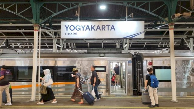Mudik dan Wisata Lancar dengan Kereta Api, Stasiun Yogyakarta, Simpul Integrasi Transportasi Favorit Pemudik