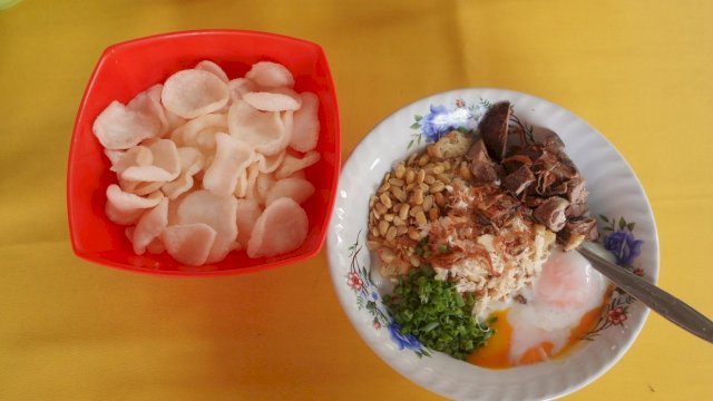 Mengapa Bubur Ayam Jakarta 46 Menjadi Favorit Warga Surabaya?