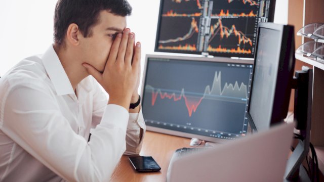 Imbas Perang Tarif Trump Bitcoin hingga Solana Terjun Bebas