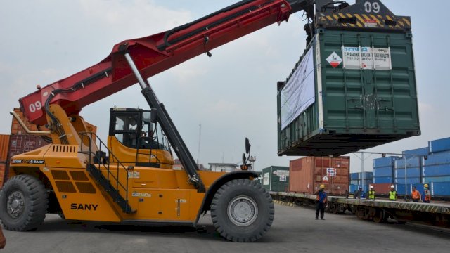 KAI Catat Pertumbuhan Positif: Lebih dari 16 Juta Ton Barang Terangkut pada Januari&ndash;Maret 2025, Didominasi Batu Bara