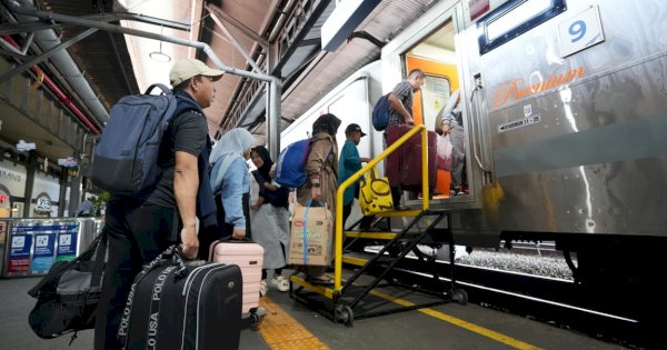 Semarang Juga Sibuk Mudik, Stasiun Tawang dan Poncol Dipadati Pemudik Kereta Api