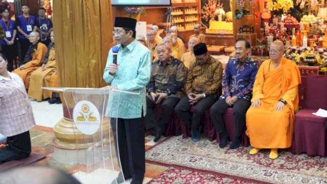 Menteri Agama Nasaruddin Umar dalam perayaan Waisak. Foto: dok kemenag