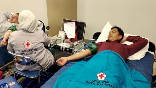 Donor darah di hotel Aston Makassar. (Foto: Aston)