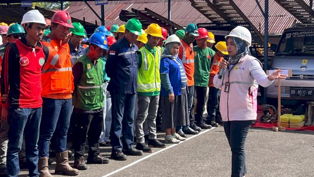 PLN Unit Layanan Pelanggan Makale Galakkan Komitmen Penerapan Keselamatan Kerja dalam Setiap Lini Pekerjaan. (Foto: PLN))