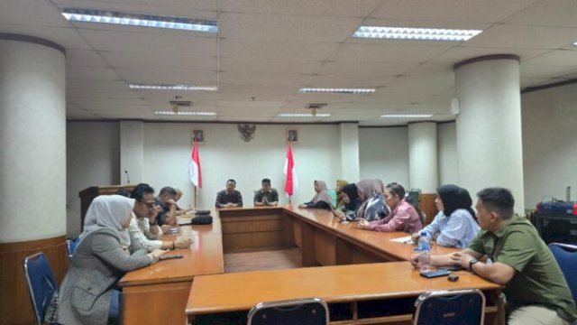 Ramli Siddik bersama unsur pimpinan OPD saat pembahasan evaluasi program kerja pemerintah ||humasdprd