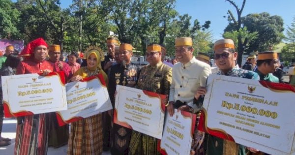 UIT Masuk 5 Universitas Penerima Penghargaan dari Gubernur Sulsel di Hardiknas, Rektor Ucapkan Terima Kasih