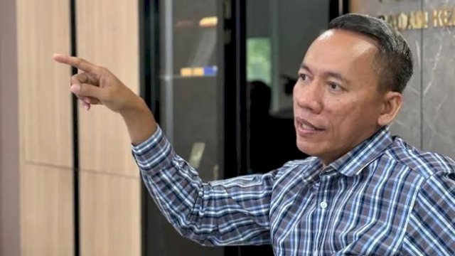 Dr. H. Mustolih Siradj, Ketua Komnas Haji ||handover 