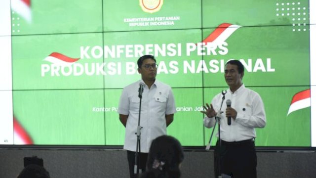 Produksi beras RI tertinggi sepanjang sejarah! Presiden Prabowo puji duet Mentan Amran dan Wamentan Sudaryono atas capaian luar biasa ini ||handover_doc:kementan