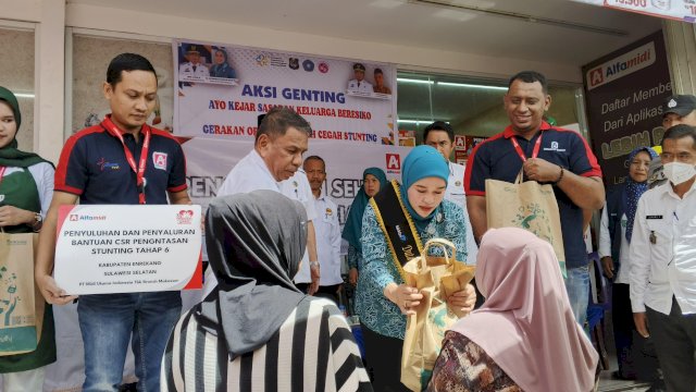 Alfamidi edukasi keluarga balita di Enrekang. (Foto: Alfamidi)