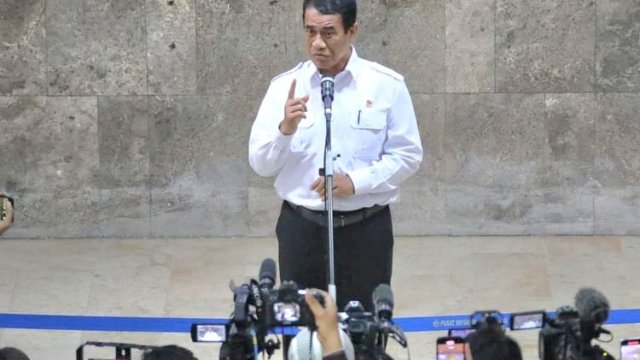 Mentan Amran Sulaiman. 