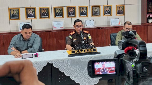 Konferensi pers di Kantor Kejari Jakarta Pusat, Kamis (22/5/2025). Ist